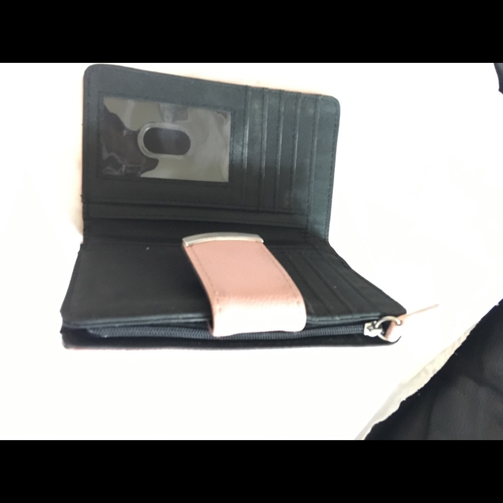 Kenneth Cole Wallet - Picture 2 of 2